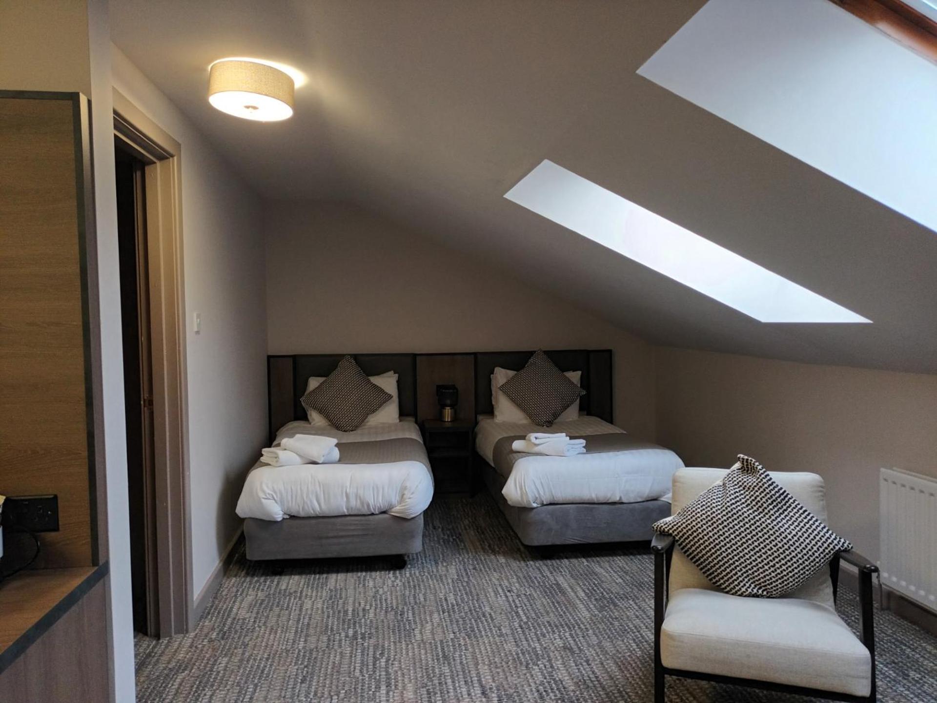Corn Mill Lodge Hotel Leeds  Esterno foto