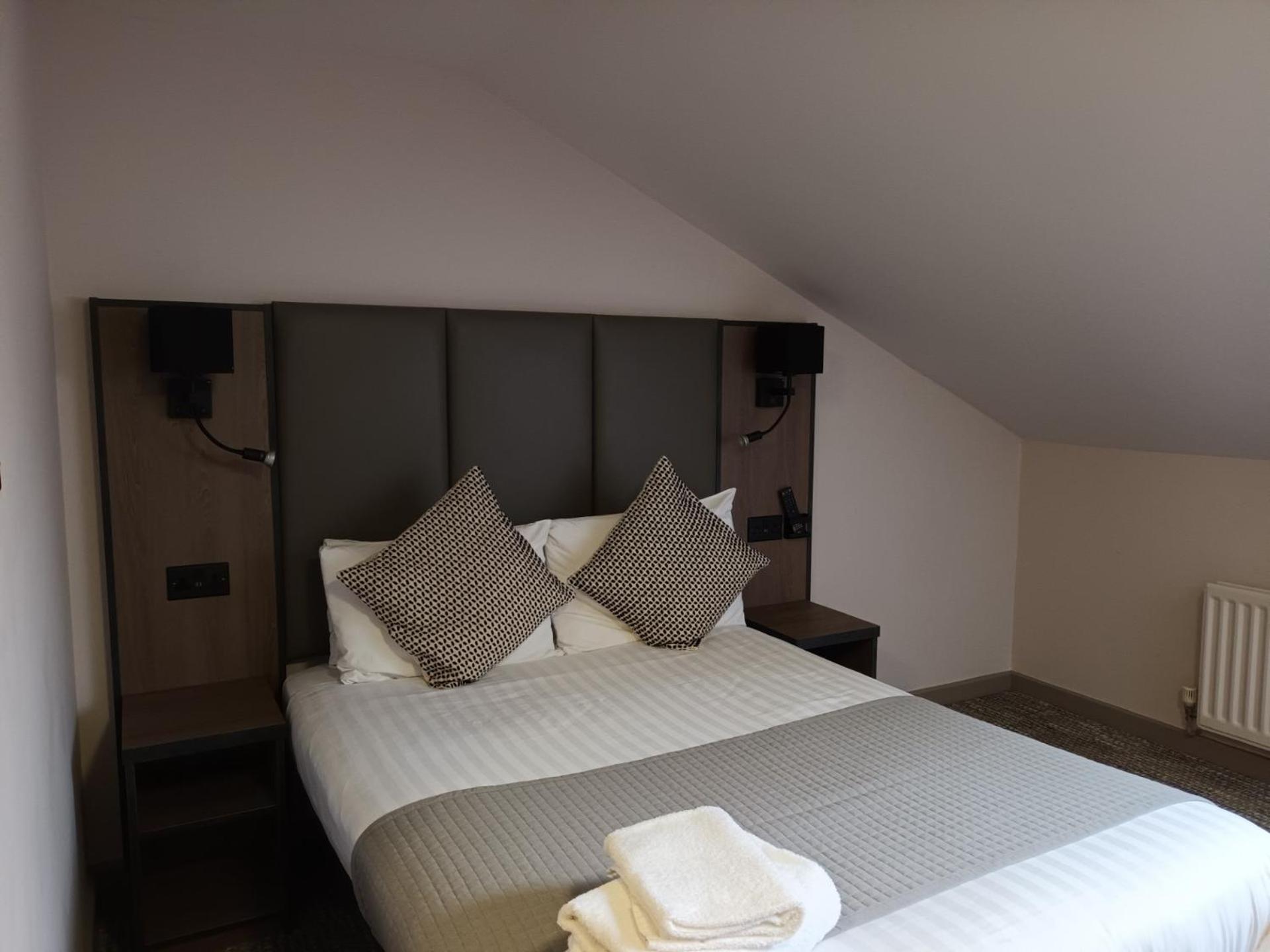 Corn Mill Lodge Hotel Leeds  Esterno foto