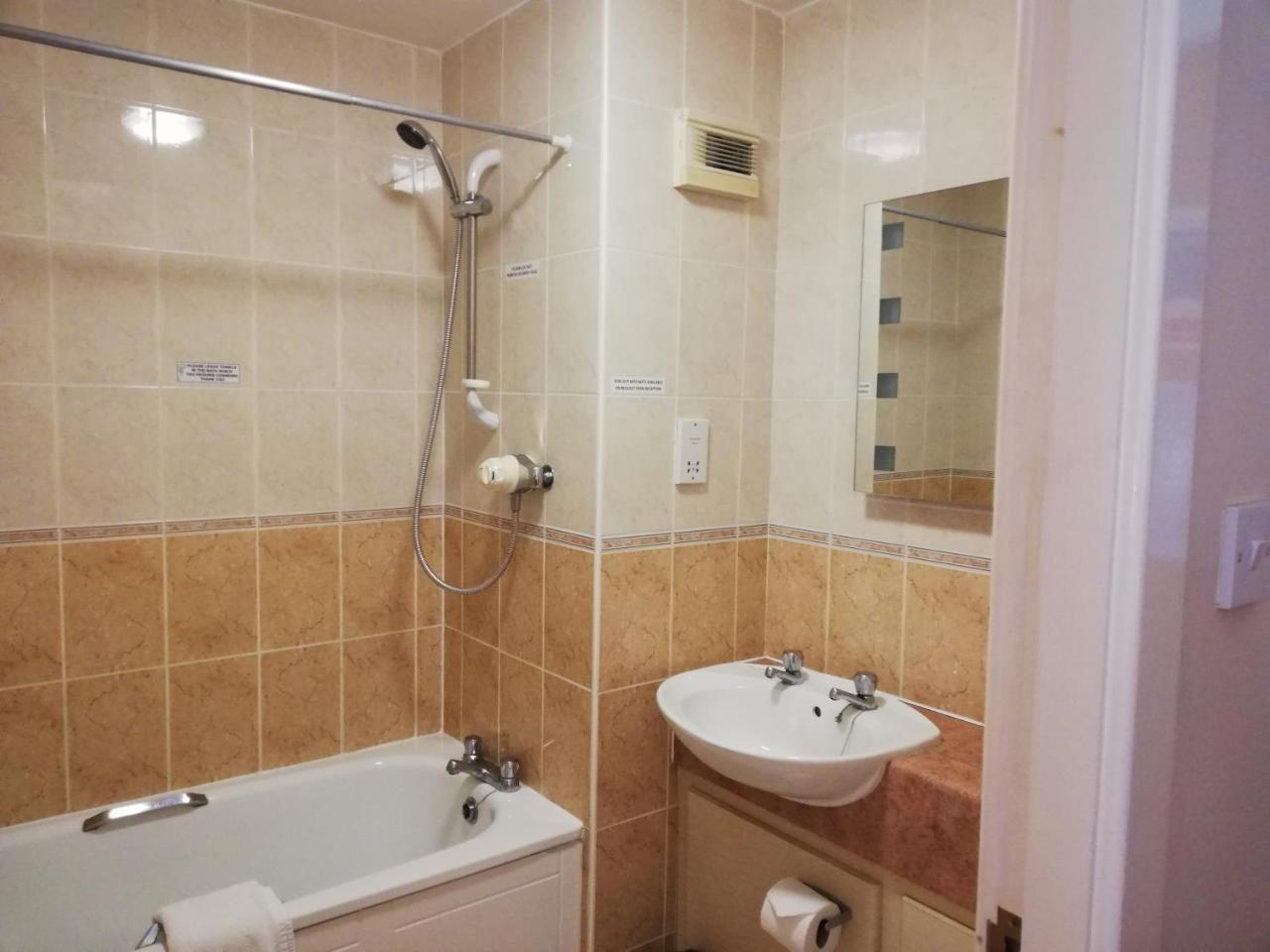 Corn Mill Lodge Hotel Leeds  Esterno foto